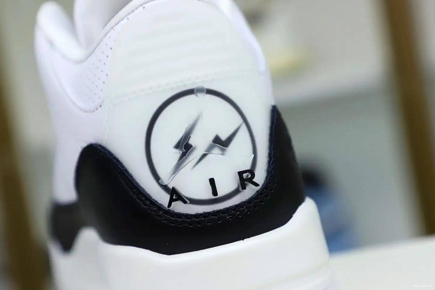 DESIGN AIR 'WHITE' RETRO 3 SP Kimikick X FRAGMENT JORDAN 0715